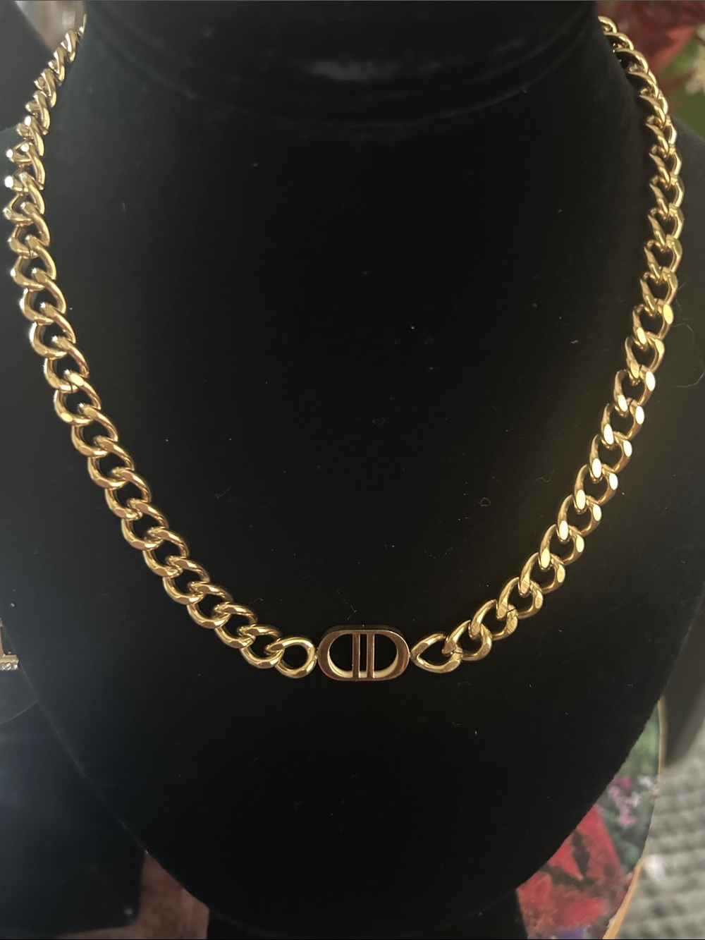 CD Gold Link Chain Necklace set with Signature Oval Accent - Picture 4 of 12